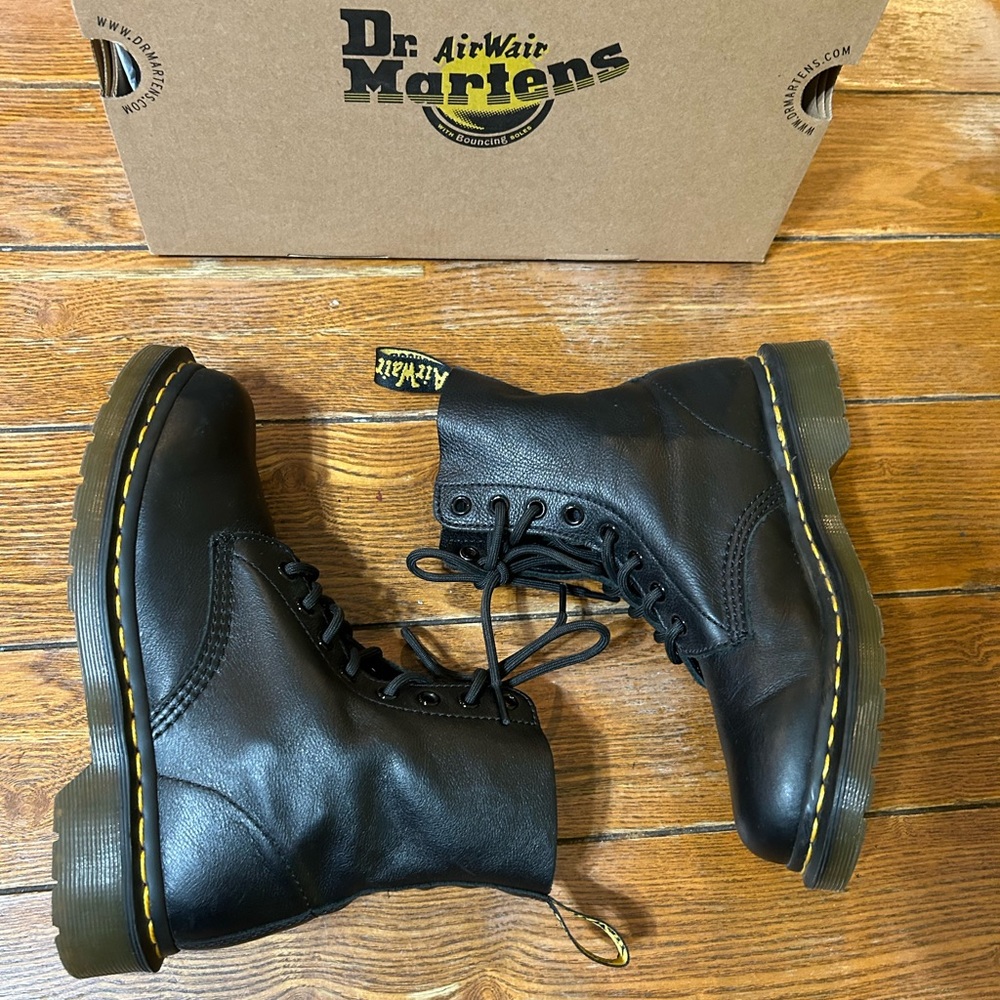 Dr. Martens 1460 Pascal US Women's Size 7 Leather Boots Black - Picture 1 of 8